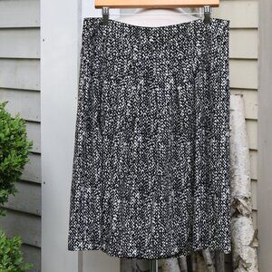 Talbots Black & White Abstract Print Poly Full A-Line Lined Slirt Sz 10